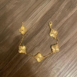 Elegant Gold Flower Bracelet